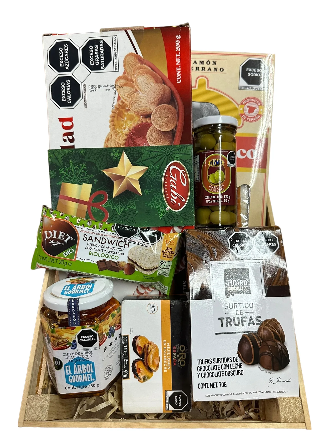 Pedido por volumen de canastas navideñas originales listo para entregarse
